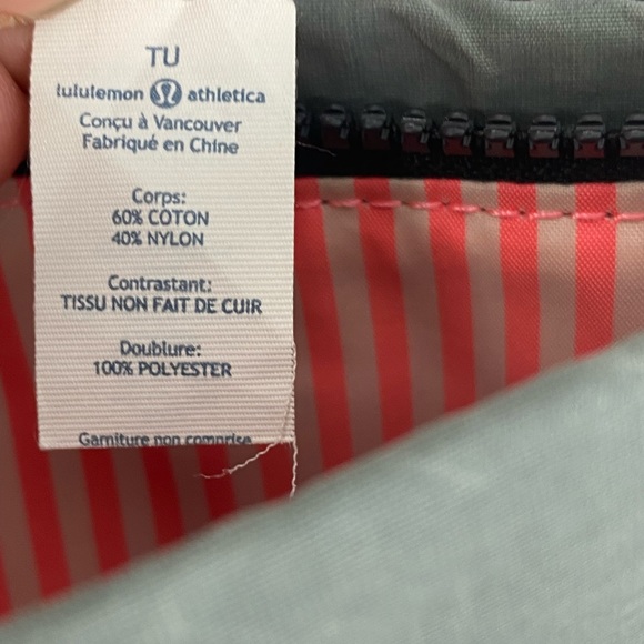 Lululemon Hip to be Free Crossbody Bag - Picture 8 of 9